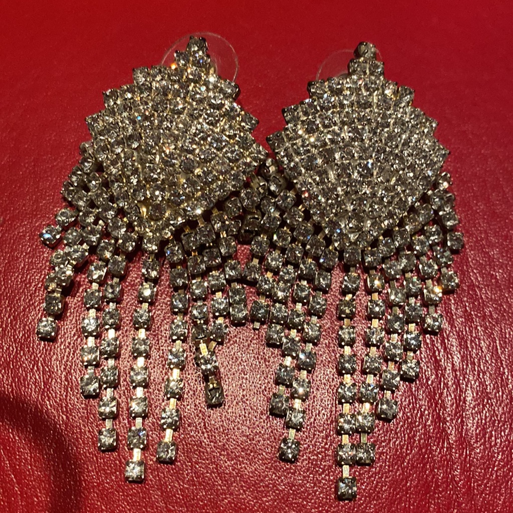 Designer Stunning Vintage Crystals Sparkling Pierced Earrings